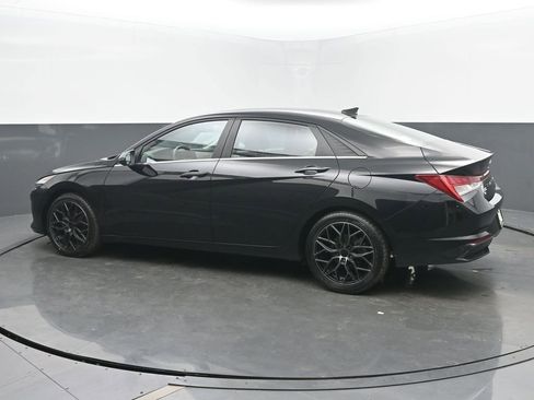 Used 2023 Hyundai Elantra Limited image 3