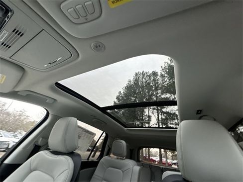 New 2026 Lincoln Aviator Premiere image 22