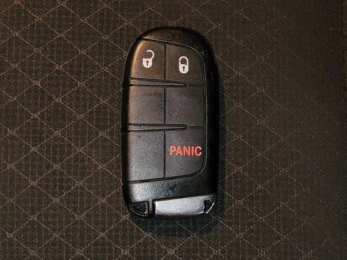Used 2020 Jeep Grand Cherokee Laredo RWD image 32