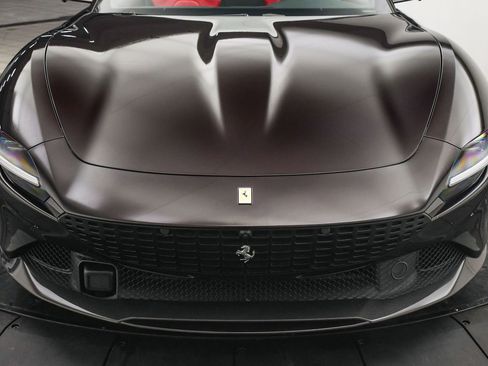 Used 2024 Ferrari Roma Spider image 29