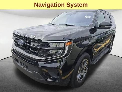 Used 2025 Ford Expedition Active RWD image 4