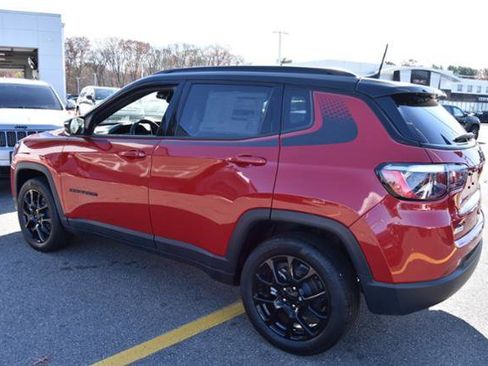 Used 2023 Jeep Compass Altitude image 4