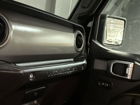 Used 2022 Jeep Wrangler Unlimited Sport AWD/4WD image 18