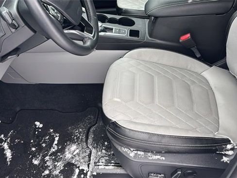 Used 2024 Ford Escape Platinum w/ Premium Technology Package image 26