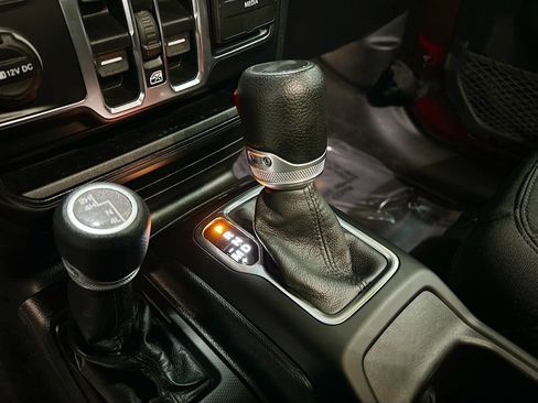 Used 2021 Jeep Wrangler Unlimited Sport image 16