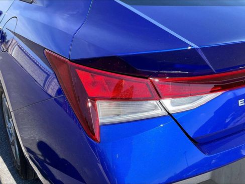 Certified 2024 Hyundai Elantra SEL FWD image 23