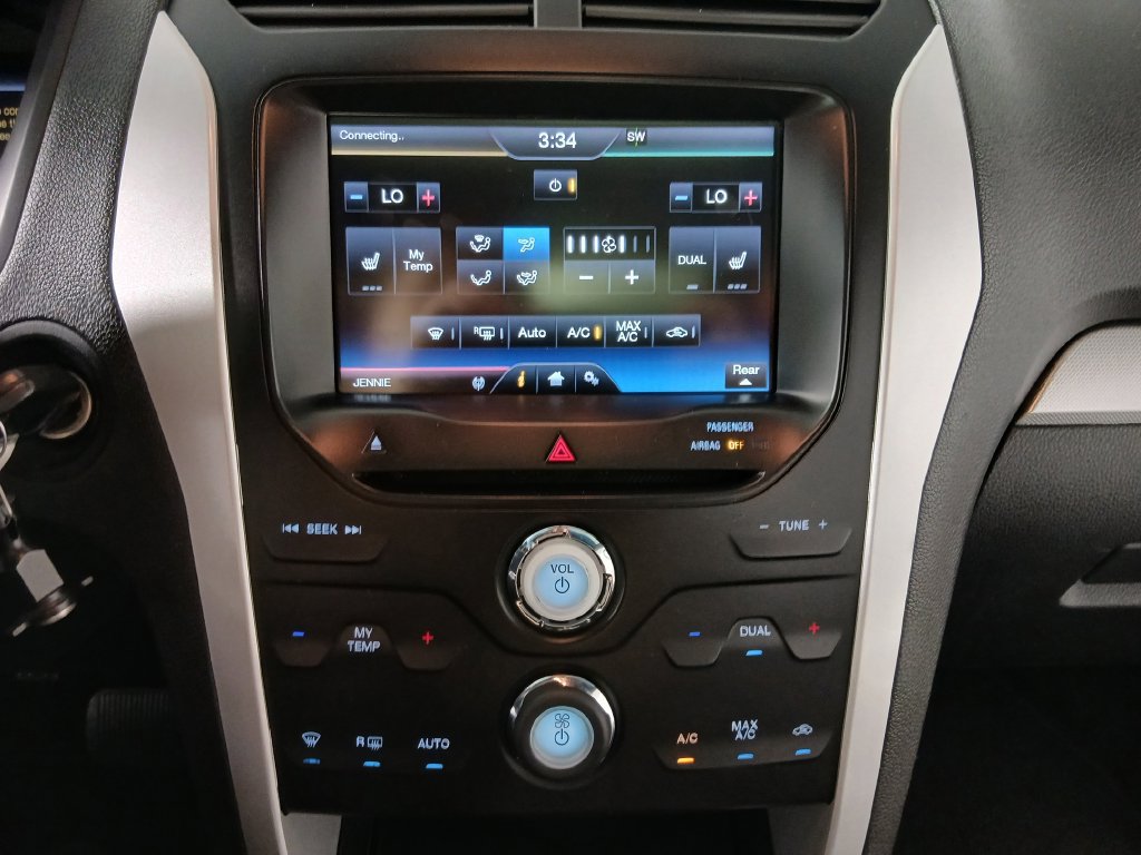 Used 2014 Ford Explorer XLT w/ Equipment Group 202A AWD/4WD image 28