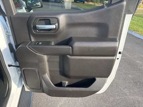 Used 2023 Chevrolet Silverado 1500 Custom image 14