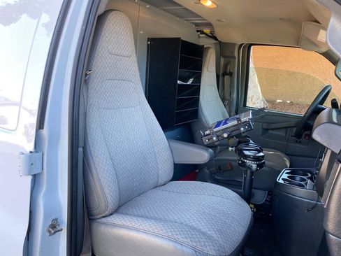Used 2021 Chevrolet Express 2500 RWD image 35