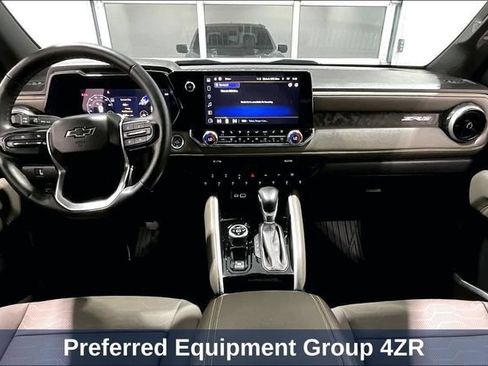 Used 2024 Chevrolet Colorado ZR2 w/ ZR2 Convenience Package III AWD/4WD image 11