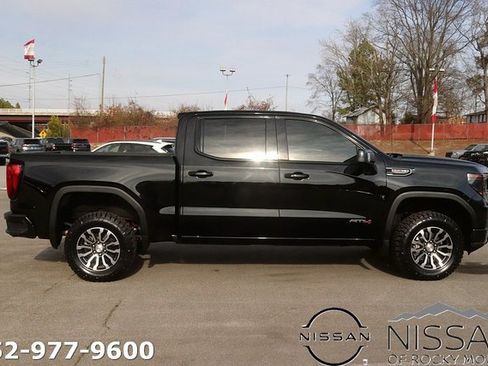 Used 2023 GMC Sierra 1500 AT4 w/ AT4 Premium Package image 4