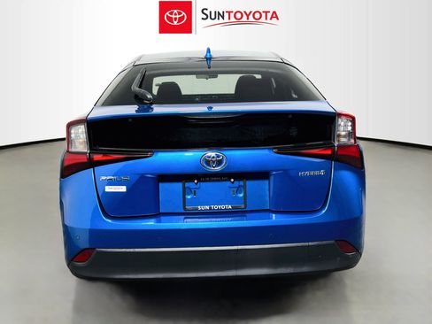 Used 2022 Toyota Prius LE FWD image 5