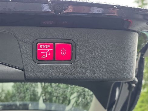 Used 2019 Mercedes-Benz GLC 300 4MATIC image 16