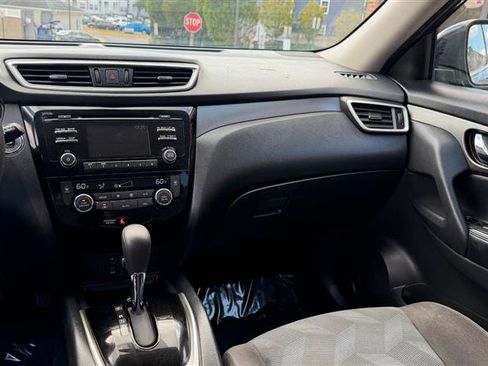Used 2016 Nissan Rogue SV AWD/4WD image 26
