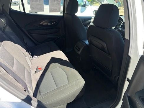 Used 2024 GMC Terrain SLE w/ Driver Convenience Package FWD image 23
