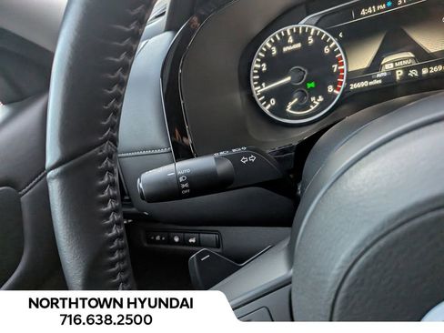 Used 2025 Nissan Pathfinder SV image 30