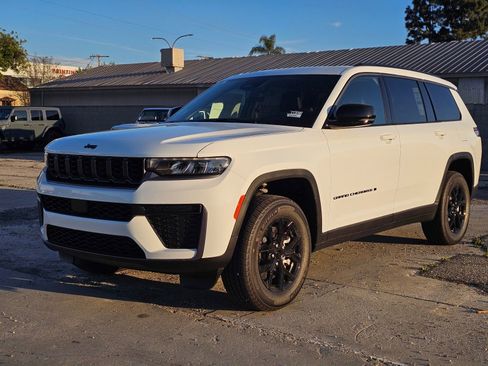 New 2026 Jeep Grand Cherokee L 4WD image 3