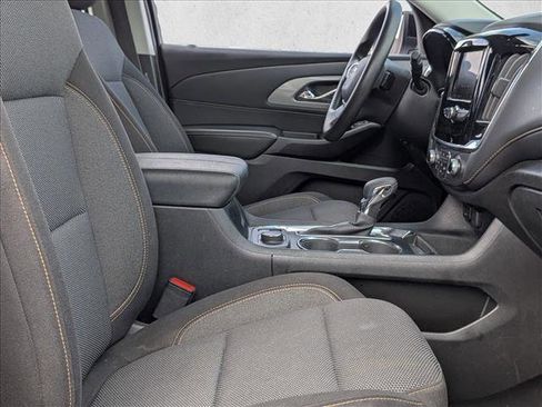 Used 2021 Chevrolet Traverse LS FWD image 12
