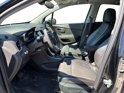 Used 2018 Chevrolet Trax LT w/ Driver Confidence Package AWD/4WD image 11