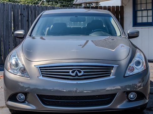 Used 2010 INFINITI G37 Journey w/ Premium Pkg image 8