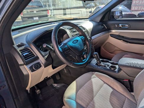 Used 2018 Ford Explorer FWD image 12