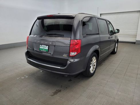 Used 2016 Dodge Grand Caravan SXT image 9