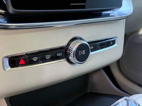 New 2026 Volvo XC90 B6 Ultra w/ Protection Package Premier image 16