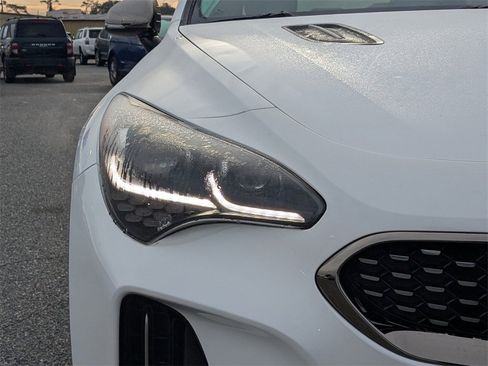 Used 2019 Kia Stinger GT image 9