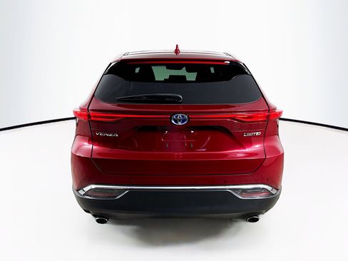 Used 2024 Toyota Venza Limited image 32