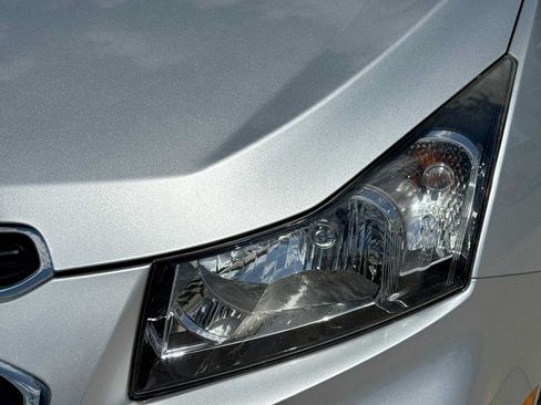 Used 2015 Chevrolet Cruze LT w/ Sun And Sound Package FWD image 10