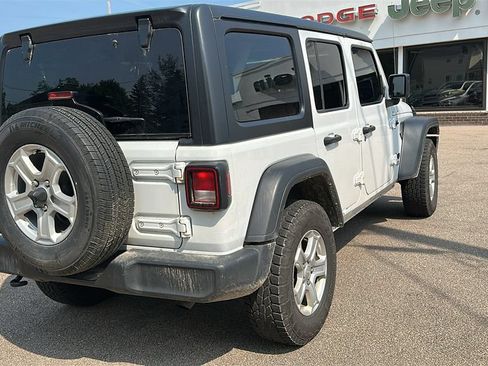 Used 2021 Jeep Wrangler Unlimited Sport AWD/4WD image 3