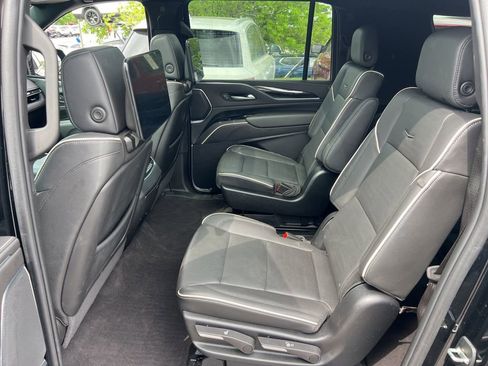 Used 2024 Cadillac Escalade ESV Sport w/ LPO, ONYX Package AWD/4WD image 25