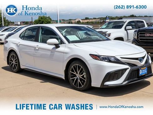 Used 2024 Toyota Camry SE FWD image 8