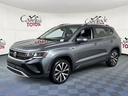 Used 2024 Volkswagen Taos SE image 4