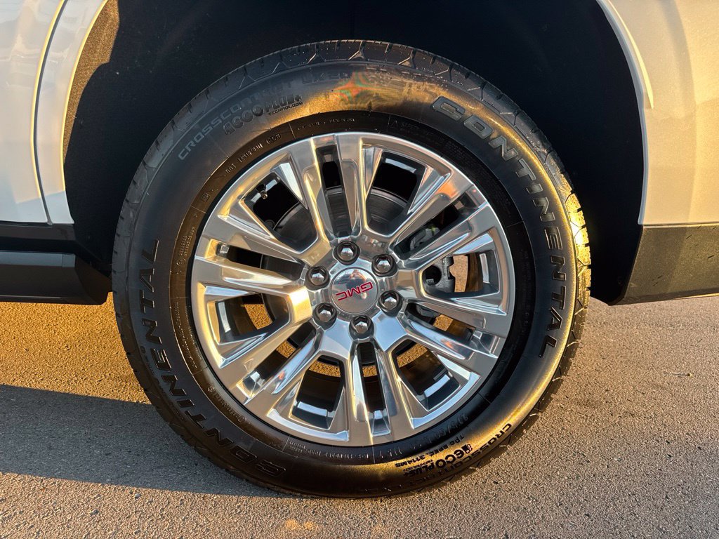 New 2027 GMC Yukon Denali w/ Sun & Power Step Package AWD/4WD image 35