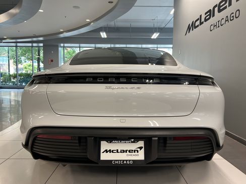 Used 2022 Porsche Taycan 4S image 7