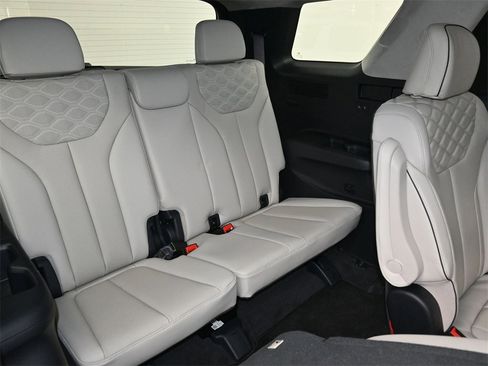 Used 2021 Hyundai Palisade Calligraphy image 17