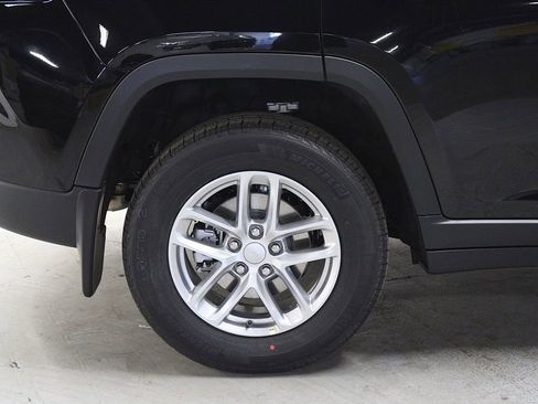 New 2026 Jeep Grand Cherokee Laredo X AWD/4WD image 36