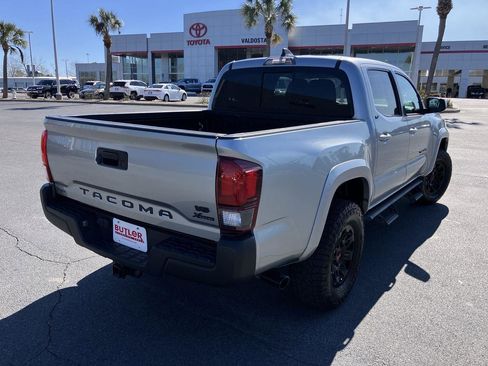 Certified 2022 Toyota Tacoma SR5 image 5