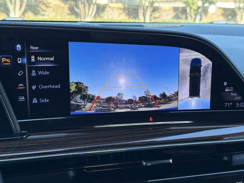 Used 2024 Cadillac Escalade Premium Luxury image 18