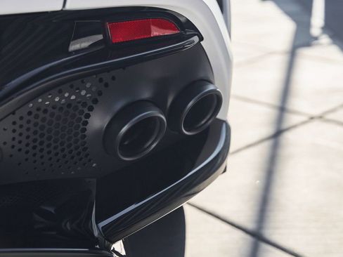 Used 2025 Aston Martin DBX 707 image 15