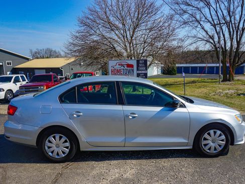 Used 2015 Volkswagen Jetta S FWD image 2