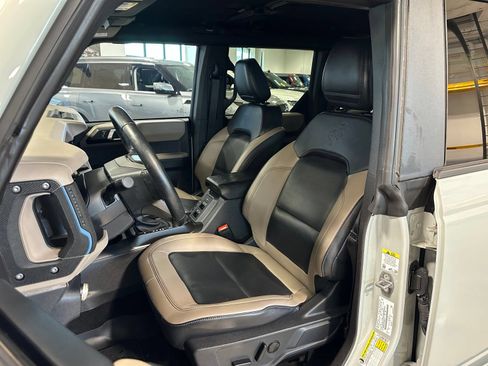 Used 2023 Ford Bronco Wildtrak AWD/4WD image 11