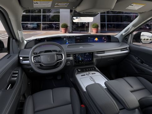 New 2026 Lincoln Navigator L Premier AWD/4WD image 9