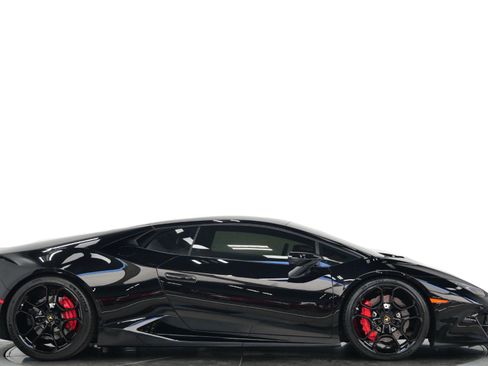 Used 2019 Lamborghini Huracan LP 580-2 RWD image 2