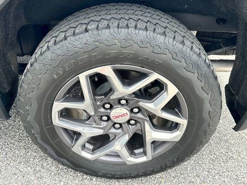 Used 2023 GMC Sierra 1500 SLT w/ SLT Premium Package AWD/4WD image 24