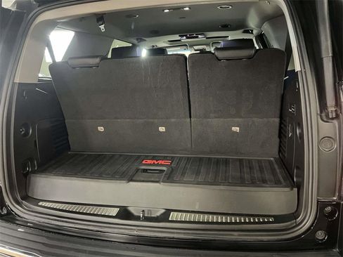 Used 2020 GMC Yukon Denali image 10