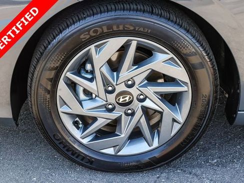 Used 2025 Hyundai Elantra Hybrid FWD image 9
