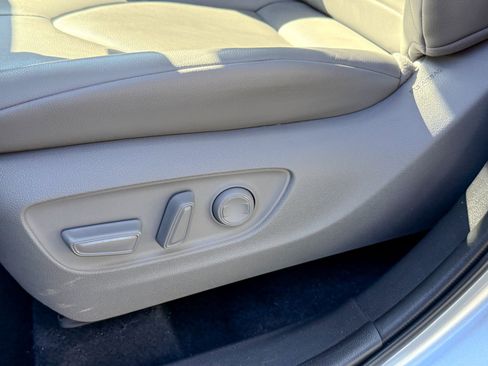 Used 2022 Toyota Highlander XLE image 18