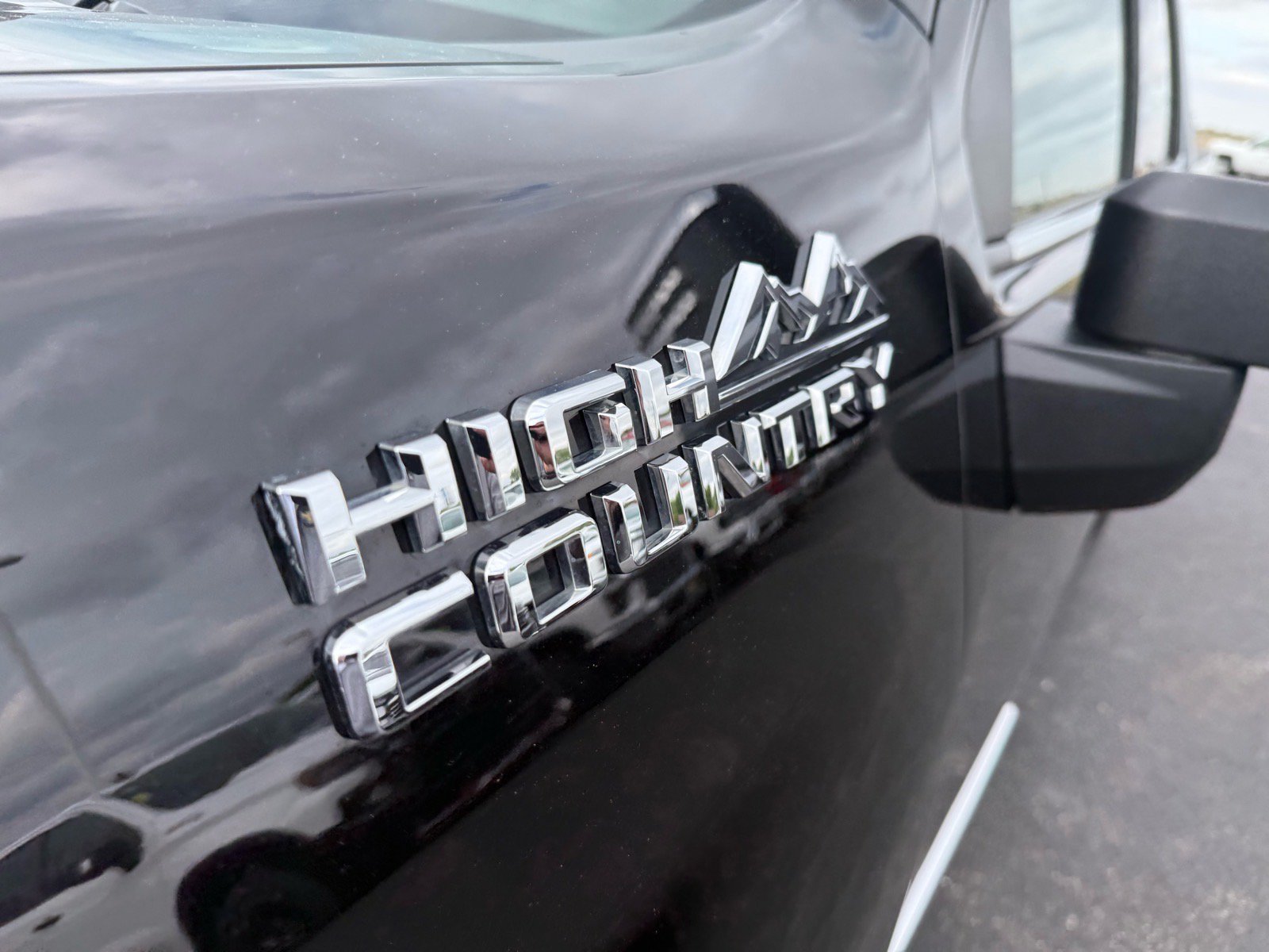 Used 2024 Chevrolet Silverado 2500 High Country w/ High Country Premium Package AWD/4WD image 12